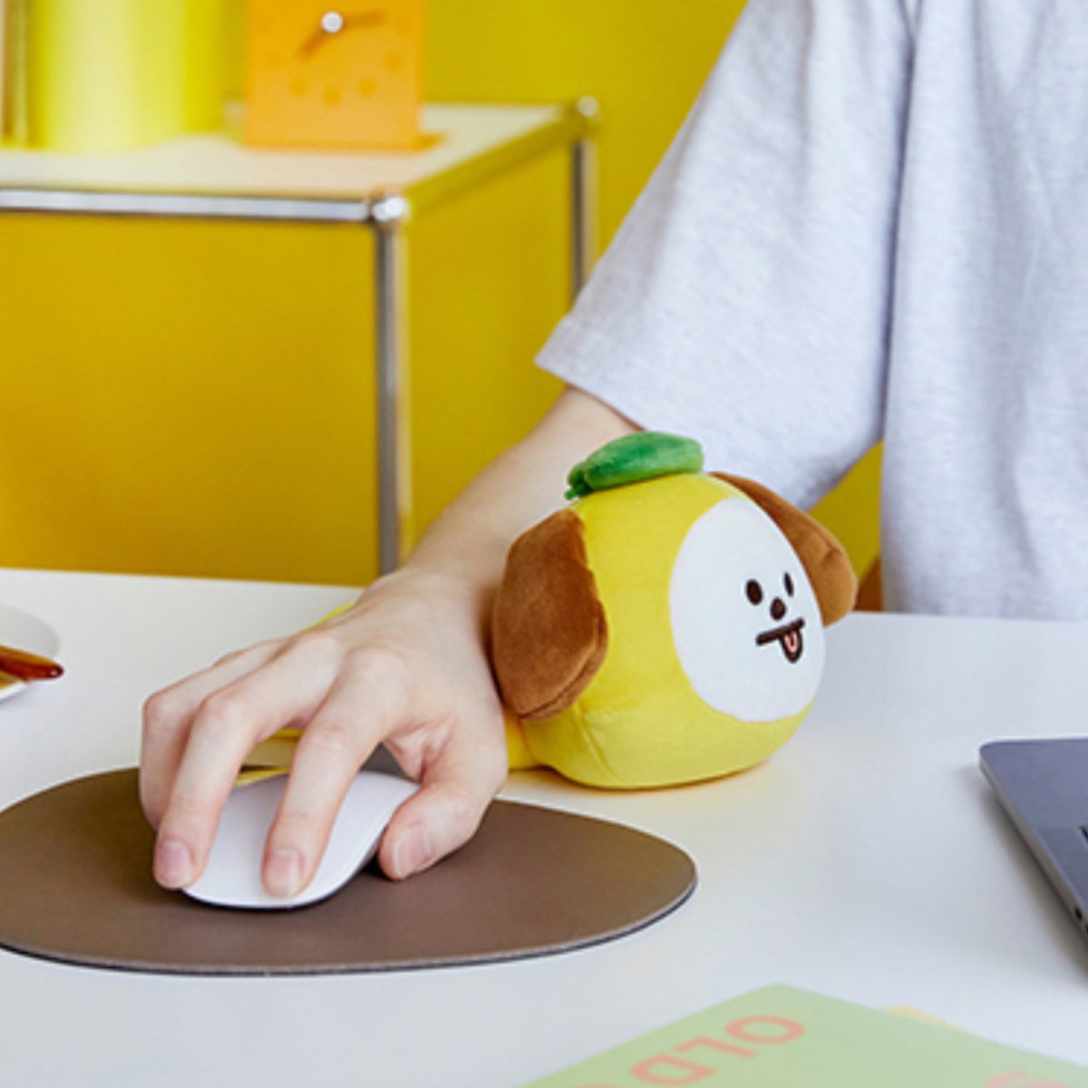BT21 CHIMMY Official Chewy Chewy Wrist Doll 20cm – K-STAR
