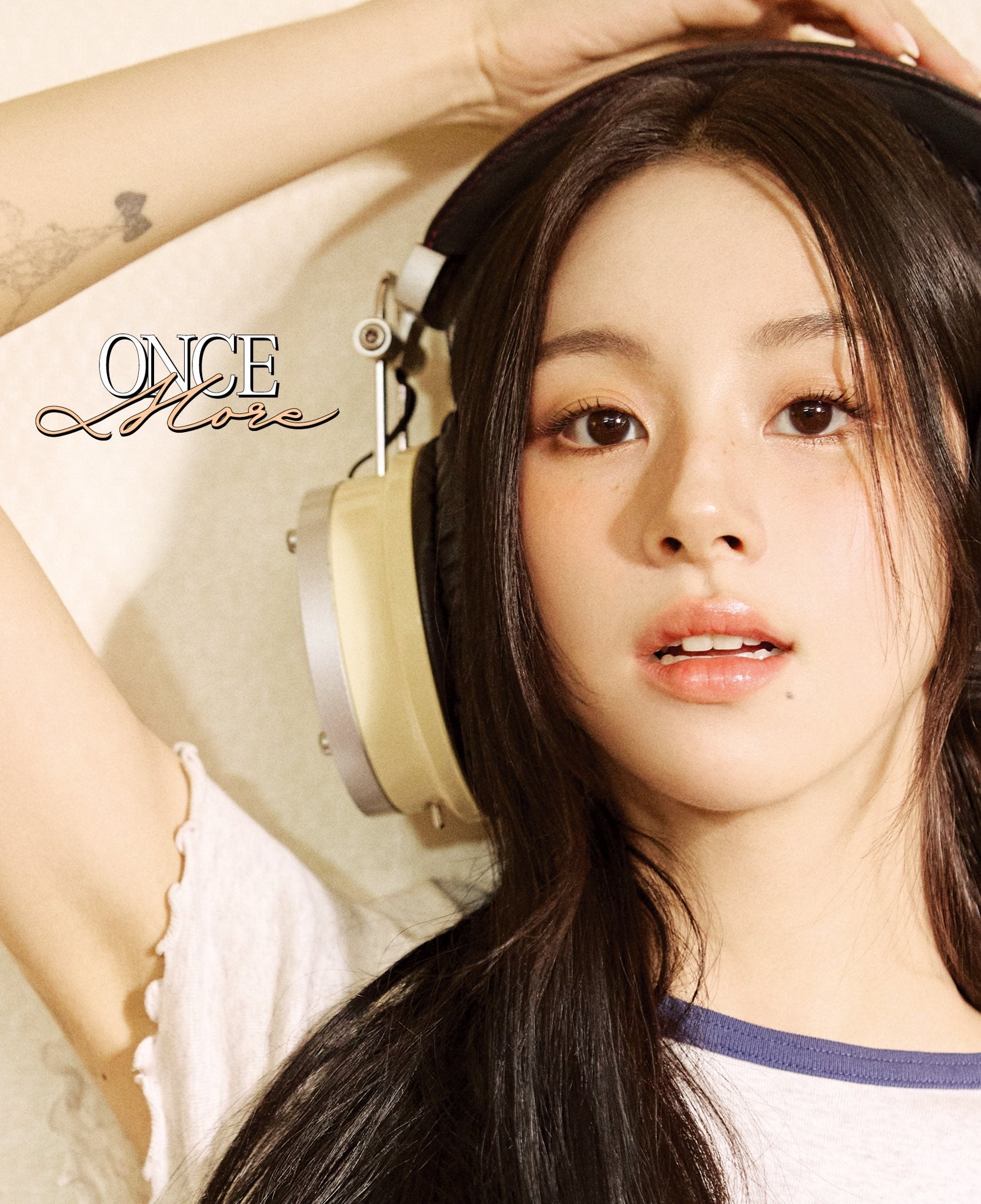 ESQUIRE Korea - TWICE CHAEYOUNG Photobook Once More 152p – K-STAR