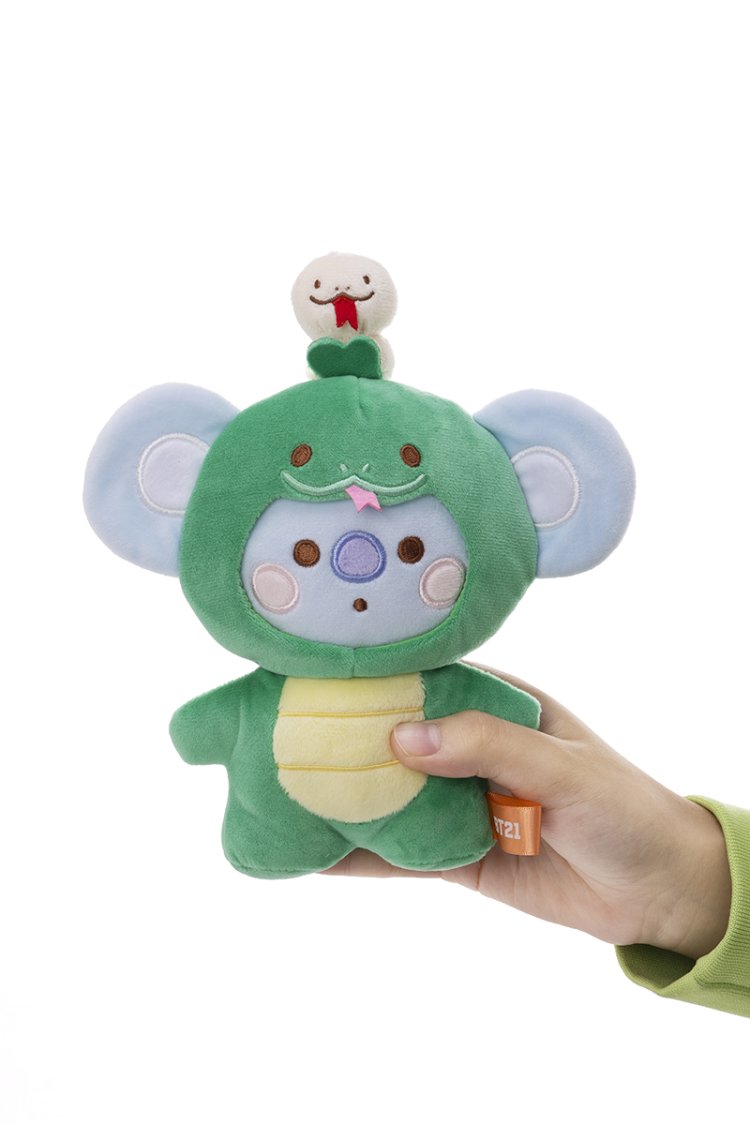 BT21 Little Friends JAPAN Official Year of Snake Tatton M Size