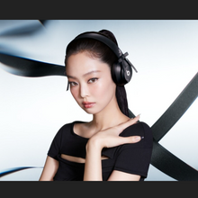 Beats Solo 4 Wireless On-Ear Headphones - JENNIE Special Edition in Onyx Black