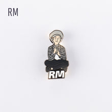 [BTS WORLD] Official Pin Badge