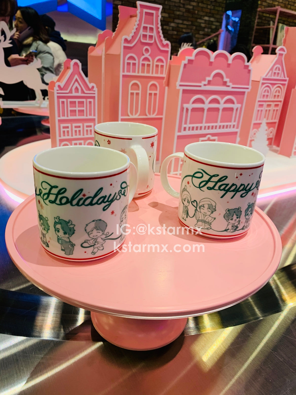 [BIG HIT] OFFICIAL HOUSE OF BTS SEOUL MD – CHARACTER Mug Holiday Ver