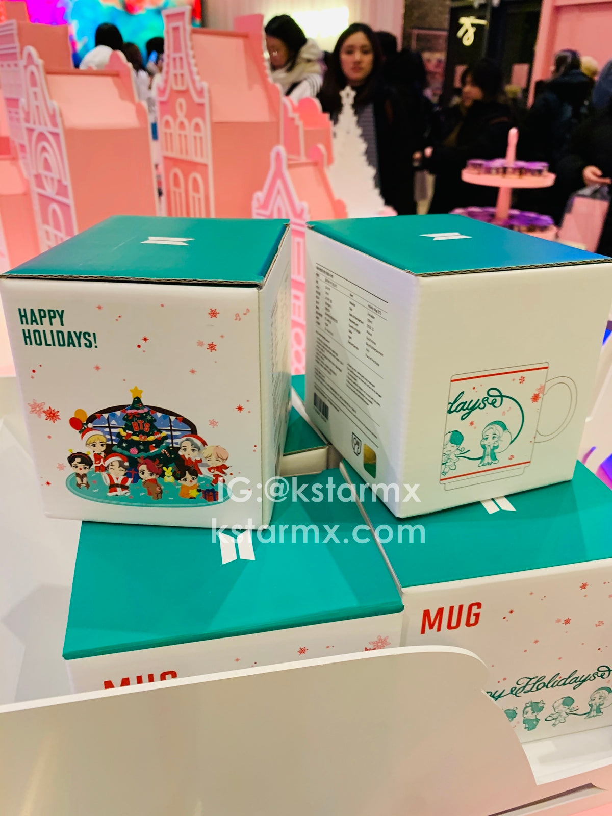 [BIG HIT] OFFICIAL HOUSE OF BTS SEOUL MD – CHARACTER Mug Holiday Ver