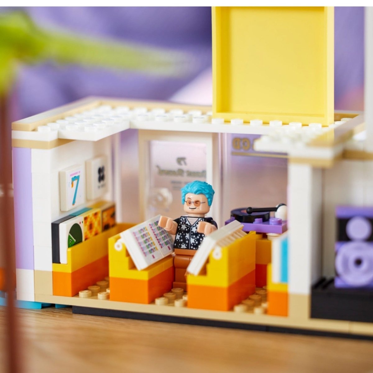 BTS x LEGO Official Collaboration Dynamite 749pcs Limited Edition - K-STAR