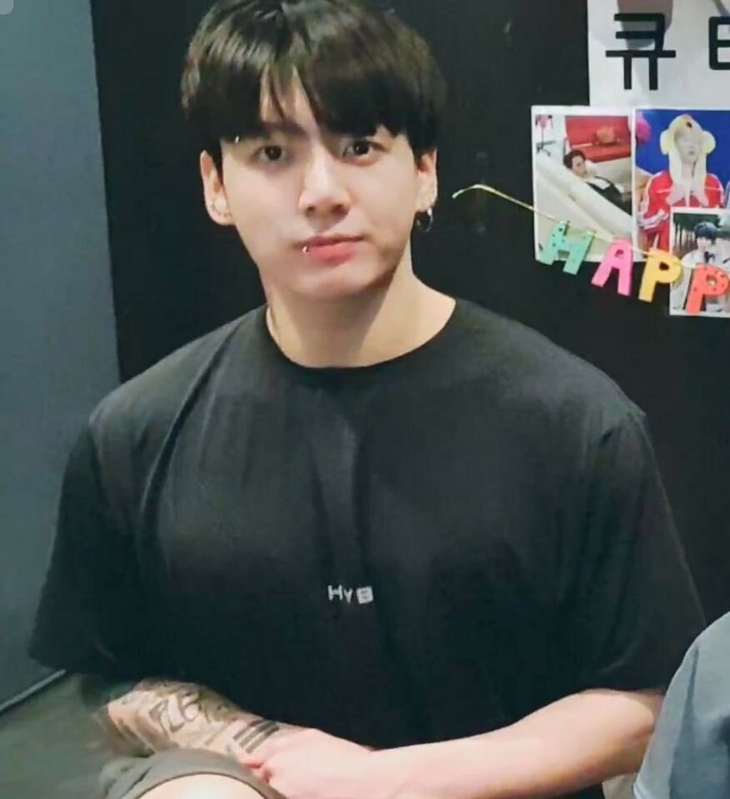 HYBE INSIGHT - Official Artist's GYM T-SHIRT - K-STAR