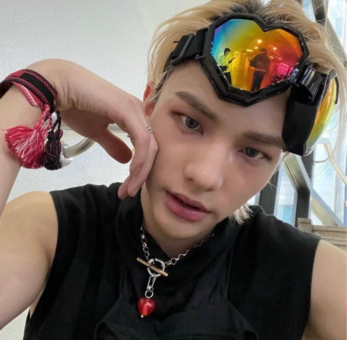 hyunjin maniac goggles Hyunjin's Style Black Goggles – K-STAR