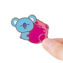 [LINE X BT21] Space Wappen Metal Badge (2ea)