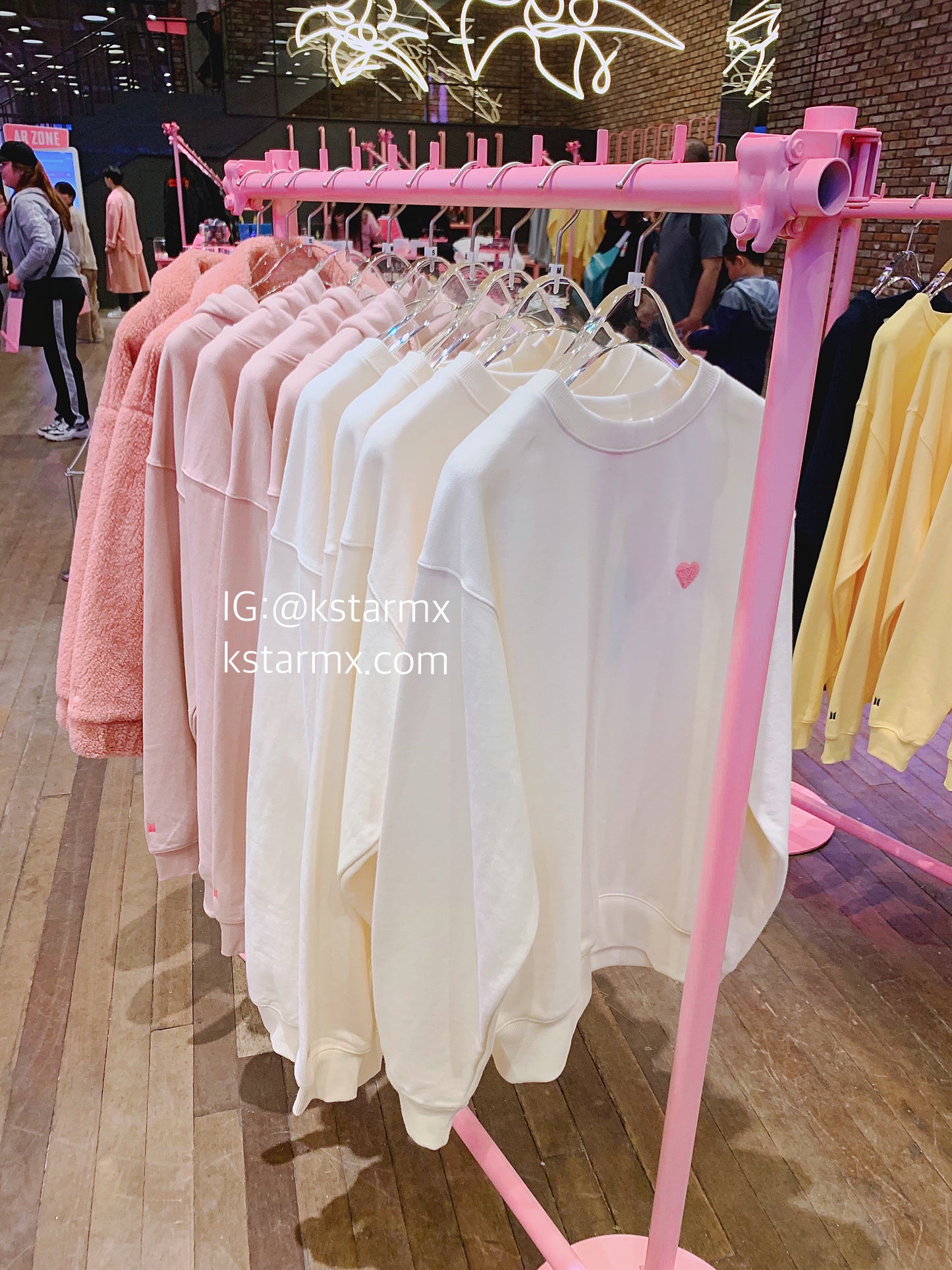[BIG HIT] OFFICIAL HOUSE OF BTS SEOUL MD – BOY WITH LUV + HOME