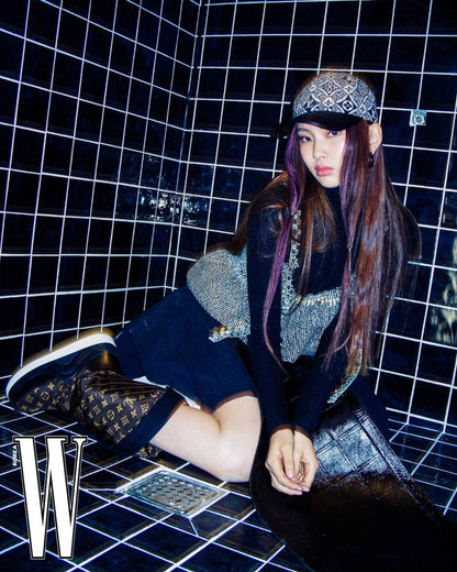 NEWJEANS - W Korea Magazine December 2022 - K-STAR