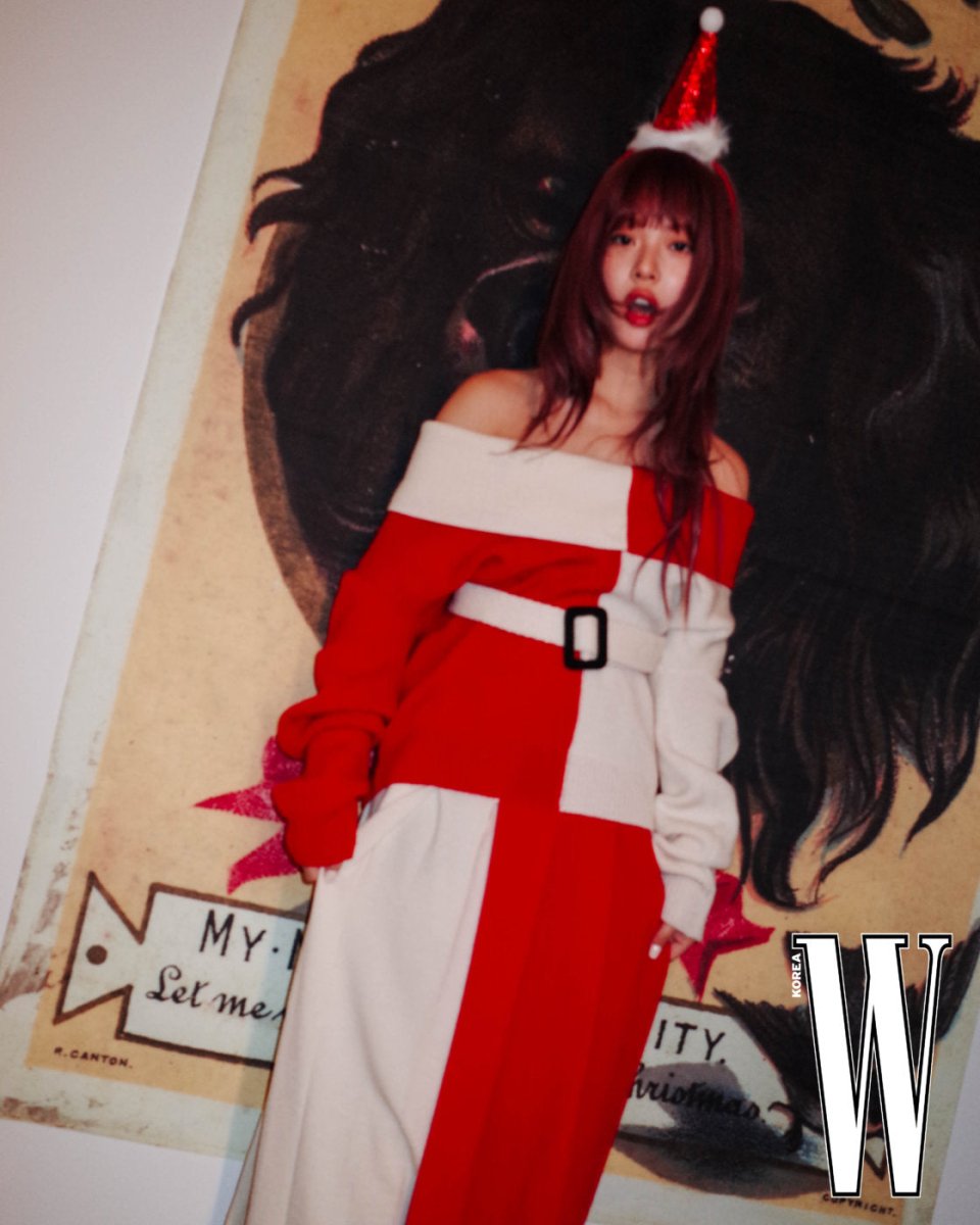 NEWJEANS - W KOREA Winter Wonderland magazine – KPOP Store